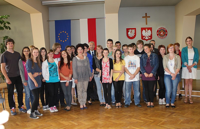 Projekt młodzieży szkół powiatu brzeskiego :: 2012r.