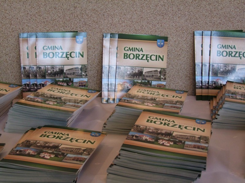 Gmina Borzęcin w obrazach :: promocja książki