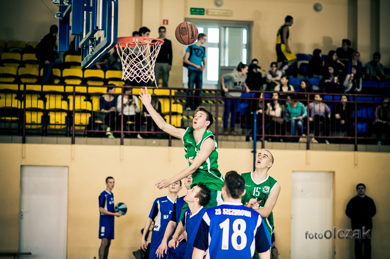 Zawody powiatowe :: w koszykówce chłopców szkół ponadgimnajzalnych