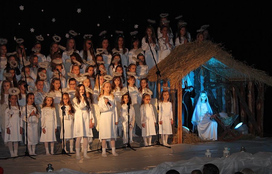  Premierowy koncert bożonarodzeniowy :: scholi Ziarenka Nadziei
