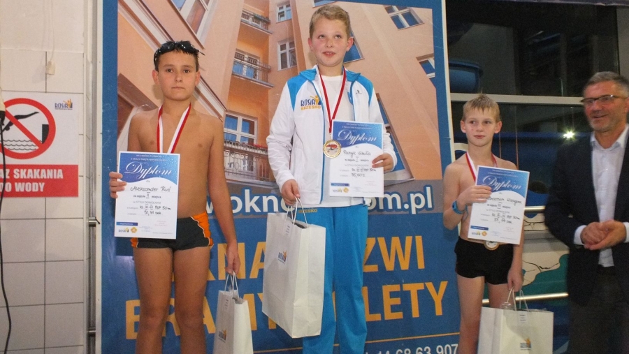 Niepodległościowe pływanie :: Brzesko 2015