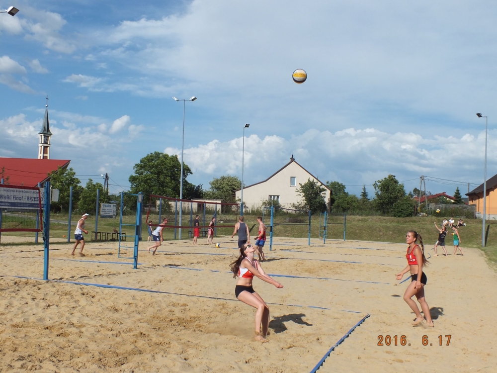 Dni Brzeska :: turniej siatkówki plażowej