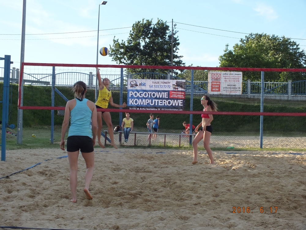 Dni Brzeska :: turniej siatkówki plażowej